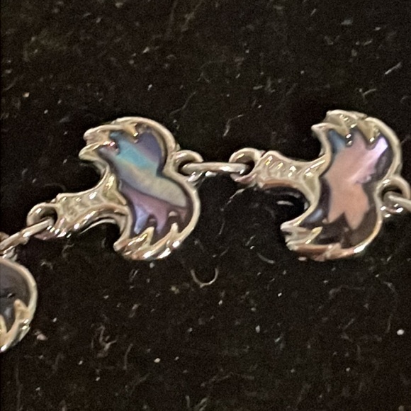 Vintage silver tone bracelet with 11 Abalone shell links & 33 Austrian crystals - Picture 5 of 14